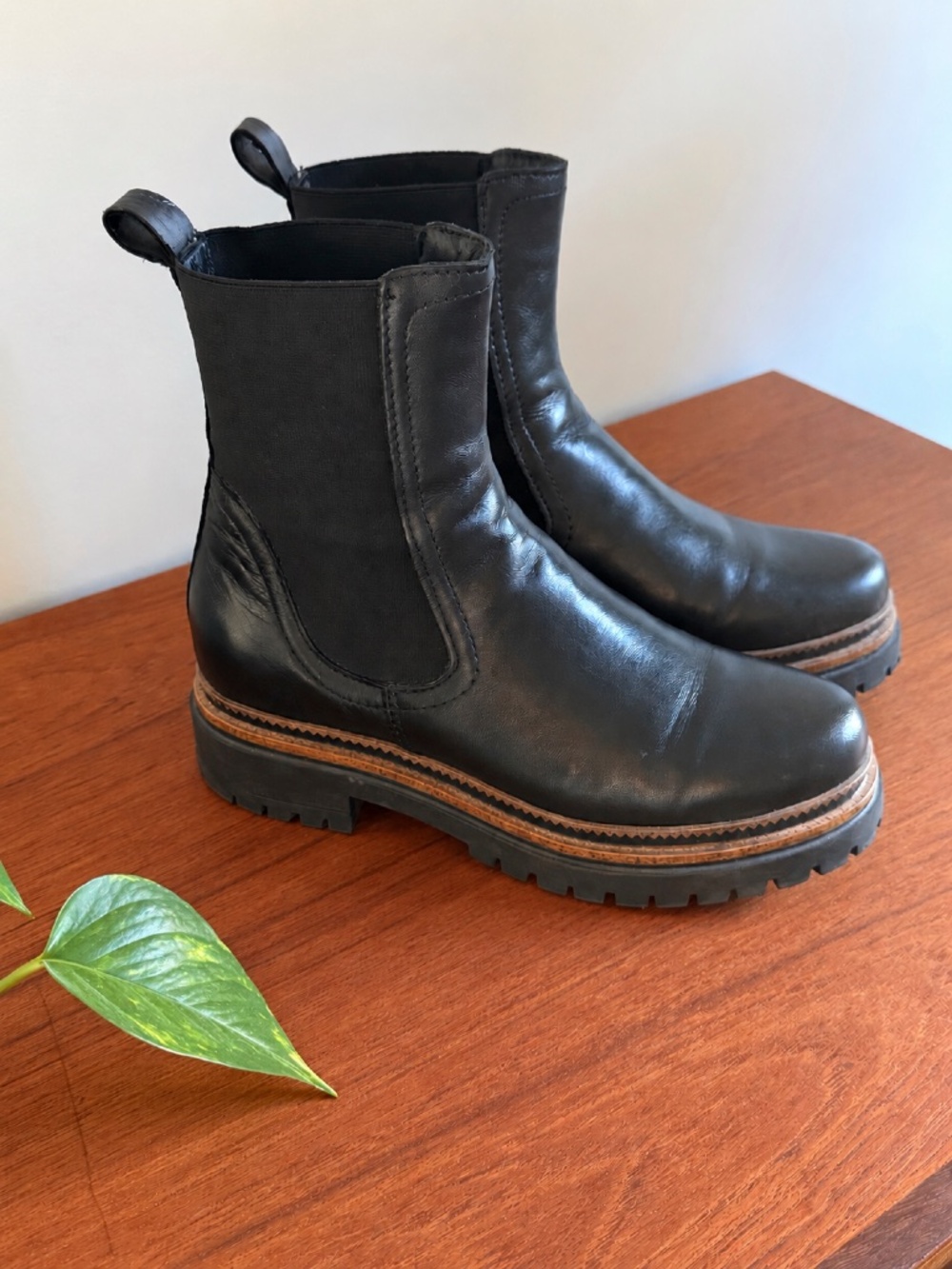Browns Black Leather Chelsea Lug Sole Boots Size 38